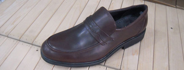 太倉正品折扣（鞋包）特賣專場2011秋款金利來皇冠沙弛袋鼠18HINO81暇布士三葉草皮爾卡丹