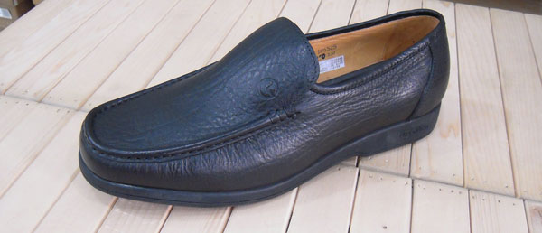 太倉正品折扣（鞋包）特賣專場2011秋款金利來皇冠沙弛袋鼠18HINO81暇布士三葉草皮爾卡丹