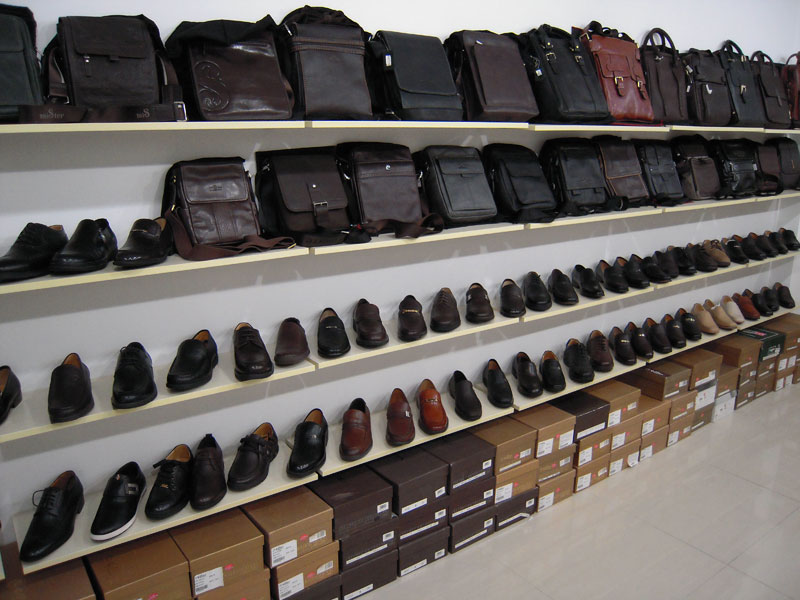 太倉正品折扣（鞋包）特賣專場2011秋款金利來皇冠沙弛袋鼠18HINO81暇布士三葉草皮爾卡丹