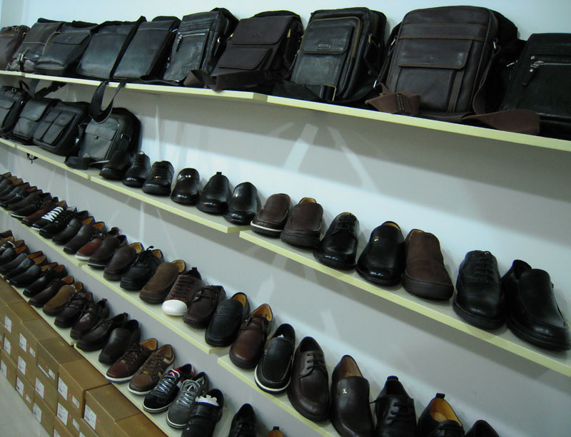 太倉正品折扣（鞋包）特賣專場2011秋款金利來皇冠沙弛袋鼠18HINO81暇布士三葉草皮爾卡丹