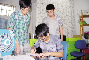 健雄學(xué)院引入“蘇郵惠民”加盟店項(xiàng)目——大學(xué)生老板暢談“生意經(jīng)”