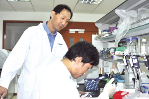 靶向治療給癌癥患者帶來希望——記省科技創(chuàng)新團(tuán)隊(duì)成員、中美冠科副總裁查濟(jì)平