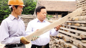 把工地施工人員當(dāng)家人  