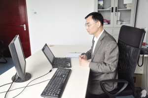 奧特斯維研發(fā)技術(shù)副總監(jiān)陶龍忠 創(chuàng)意令美國(guó)光伏權(quán)威折服