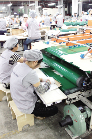 星光集團給微軟surface產(chǎn)品做包裝  