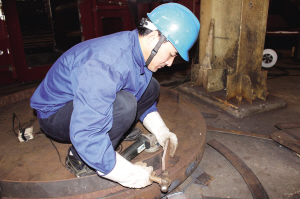 生產(chǎn)周期縮短了5個(gè)月 王霞琦潛心攻克企業(yè)技術(shù)難題 