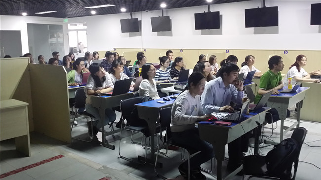 2015年首場(chǎng)針對(duì)職場(chǎng)實(shí)際應(yīng)用的公開課在南洋招聘市場(chǎng)成功舉辦