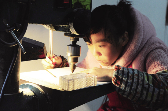 拓展民用產(chǎn)品市場(chǎng)