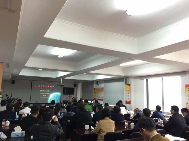 窗內(nèi)聽(tīng)書(shū)聲，窗外聞風(fēng)雨——陽(yáng)光公開(kāi)課小記