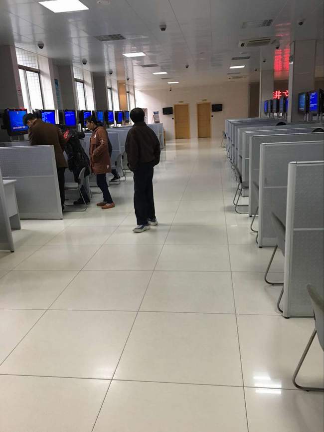 臨近年末，太倉求職招聘市場(chǎng)進(jìn)入淡季，網(wǎng)上求職依然紅火