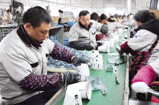 流水線上生產(chǎn)忙