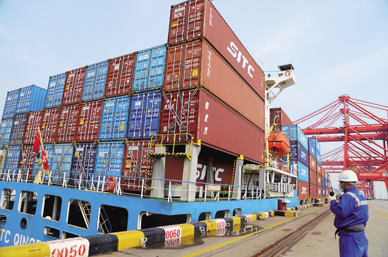 集裝箱吞吐量 穩(wěn)中攀升