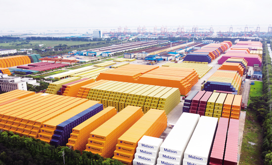 集裝箱產(chǎn)銷平穩(wěn)