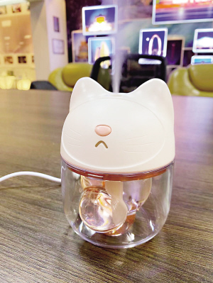 從外向型企業(yè)到“兩條腿走路”榮文庫柏轉(zhuǎn)戰(zhàn)國內(nèi)電商